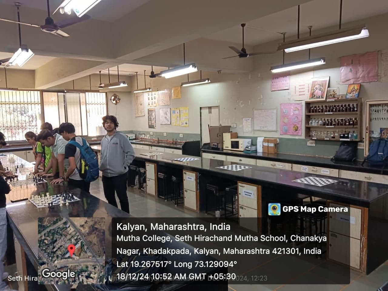 Biology laboratory at Seth Hirachand Mutha College