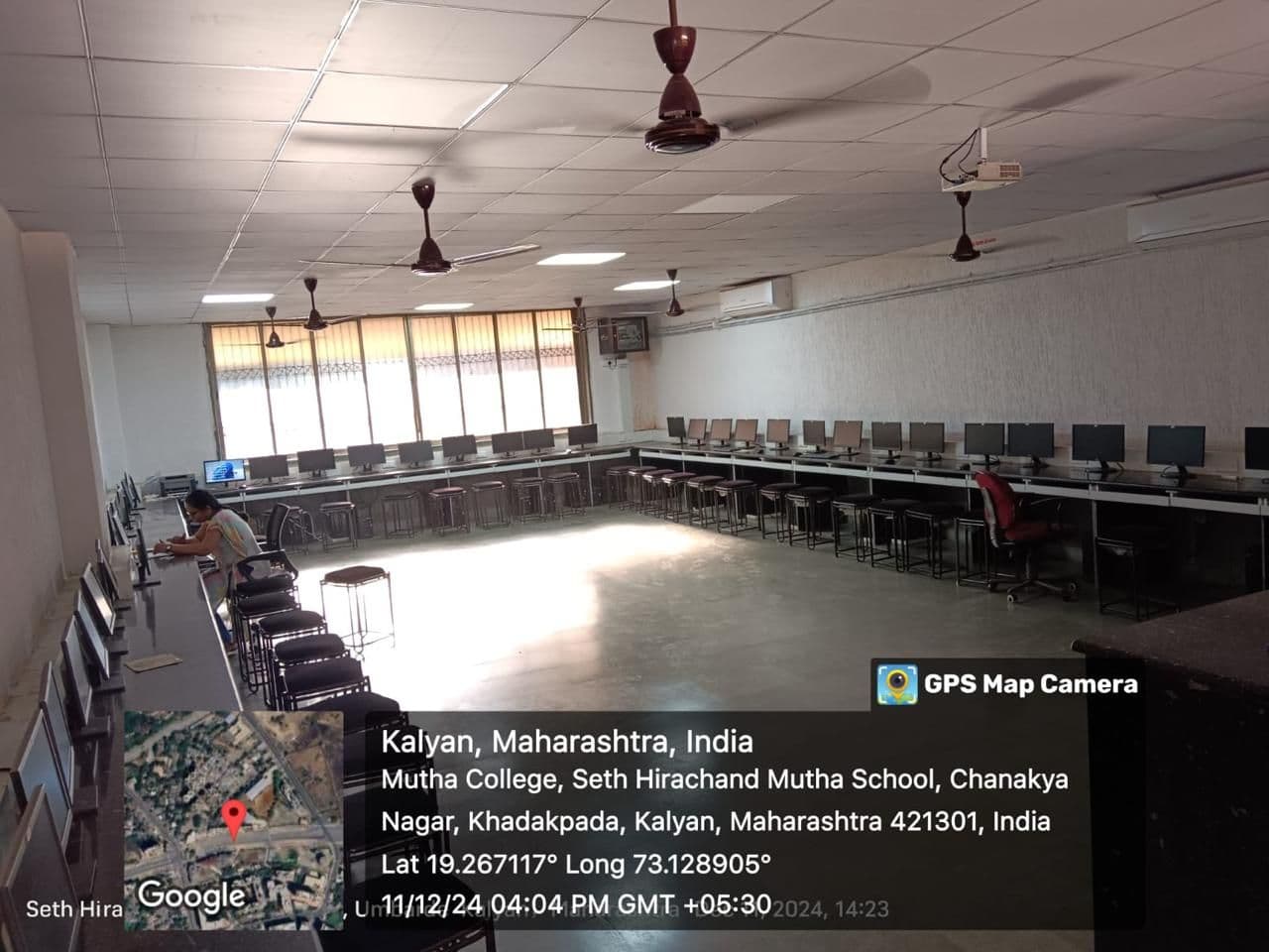 IT laboratory at Seth Hirachand Mutha College