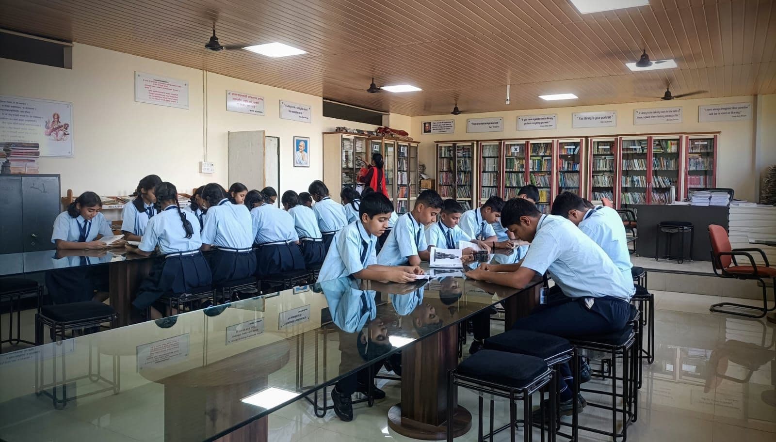 School library at Seth Hirachand Mutha School — photo 2