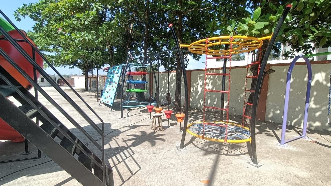 Outdoor play area at Seth Hirachand Mutha School — photo 2