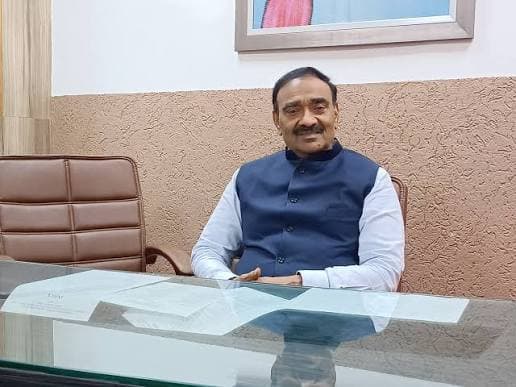 Shri. Prakash Mutha, Chairman of the Seth Hirachand Mutha Shaikshanik Trust